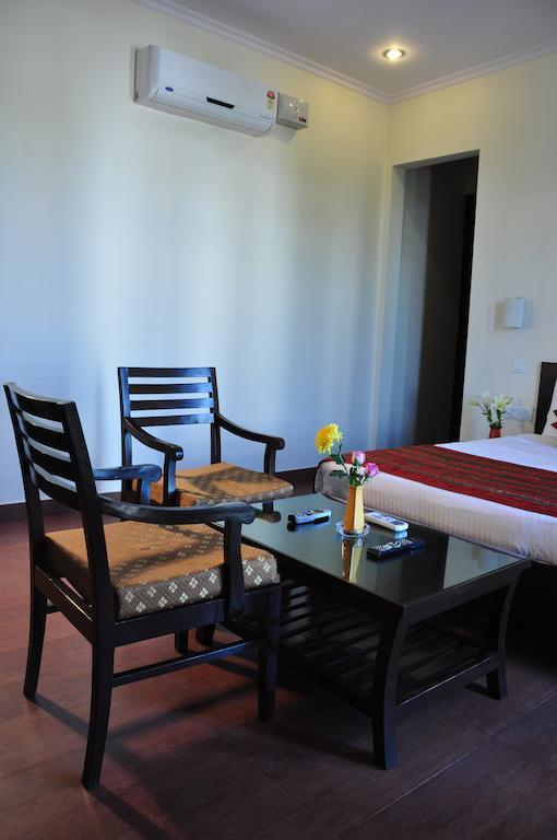 Golden Palm Suites Delhi  Exterior photo