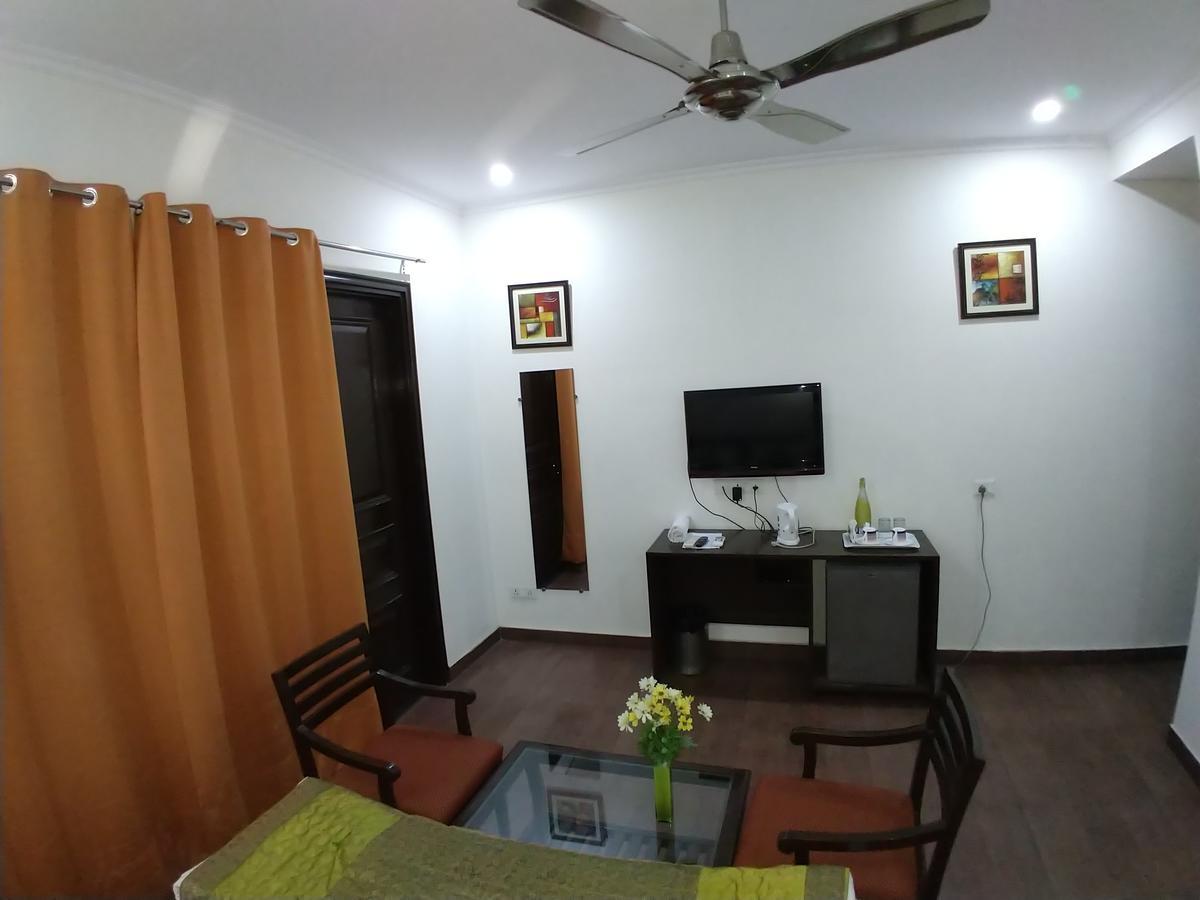 Golden Palm Suites Delhi  Exterior photo