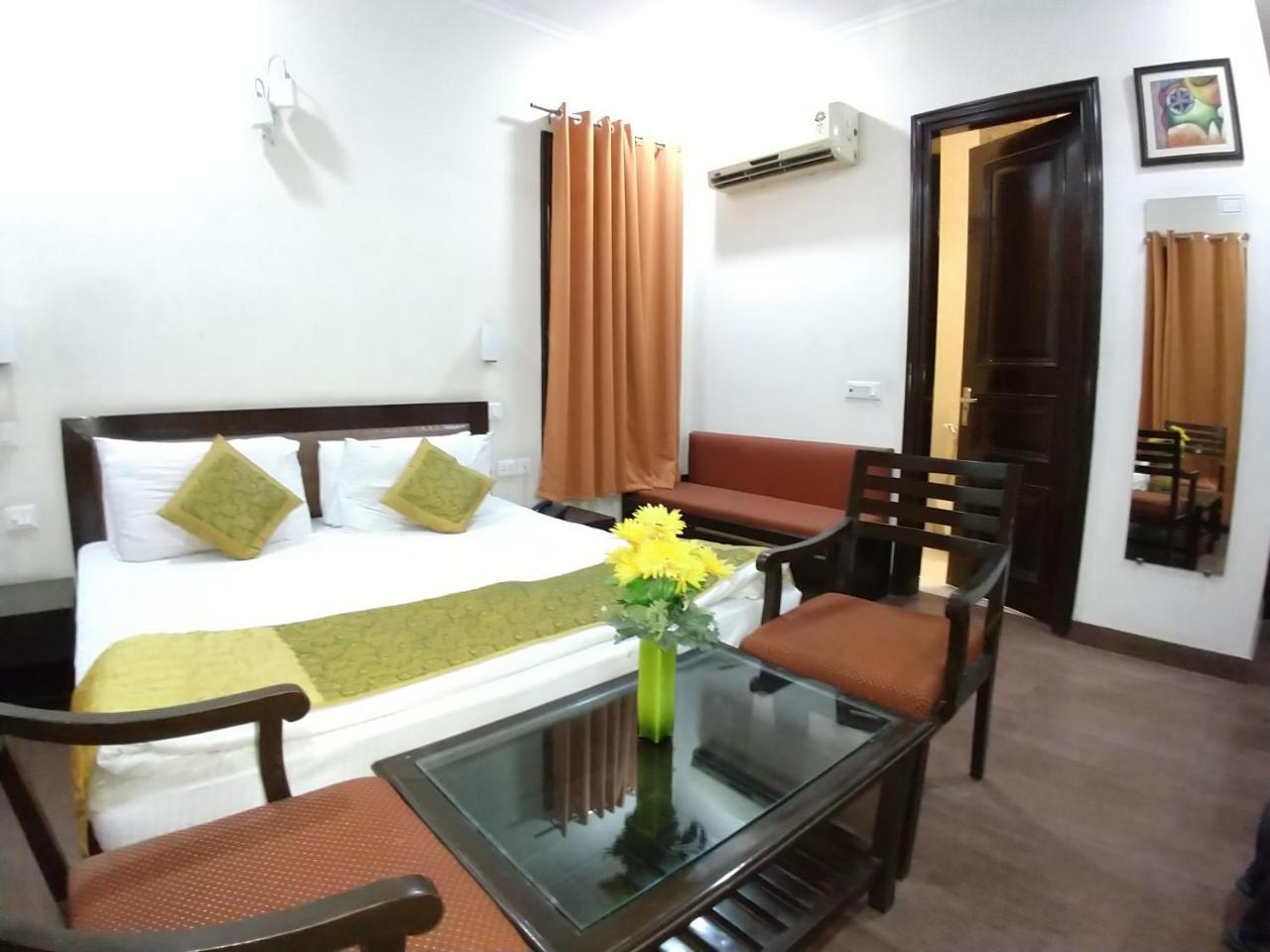 Golden Palm Suites Delhi  Exterior photo