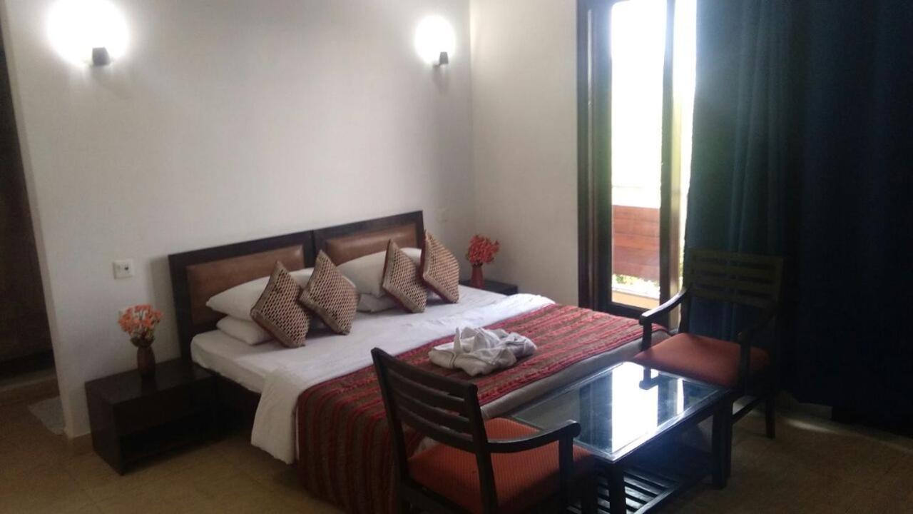 Golden Palm Suites Delhi  Exterior photo