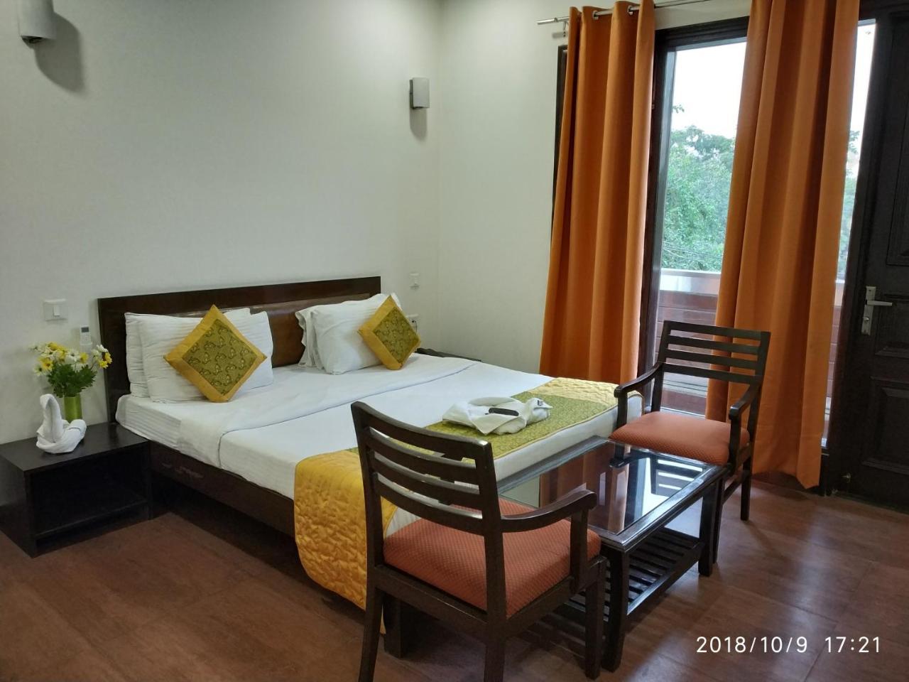Golden Palm Suites Delhi  Exterior photo